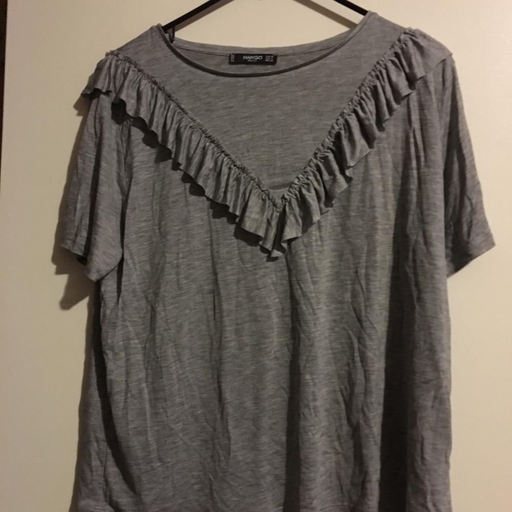 NWOT Mango top w/cool geometric detail.